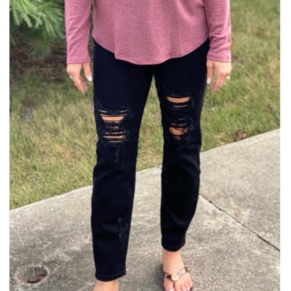 Judy Blue Black Distressed Skinny Jeans